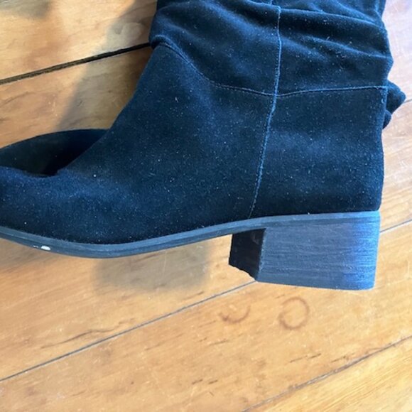Slouchy Black suede block heel boots. Really cute! - Picture 3 of 7